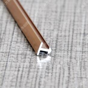 抗倍特板与实心理化板的具体不同之处是什么？