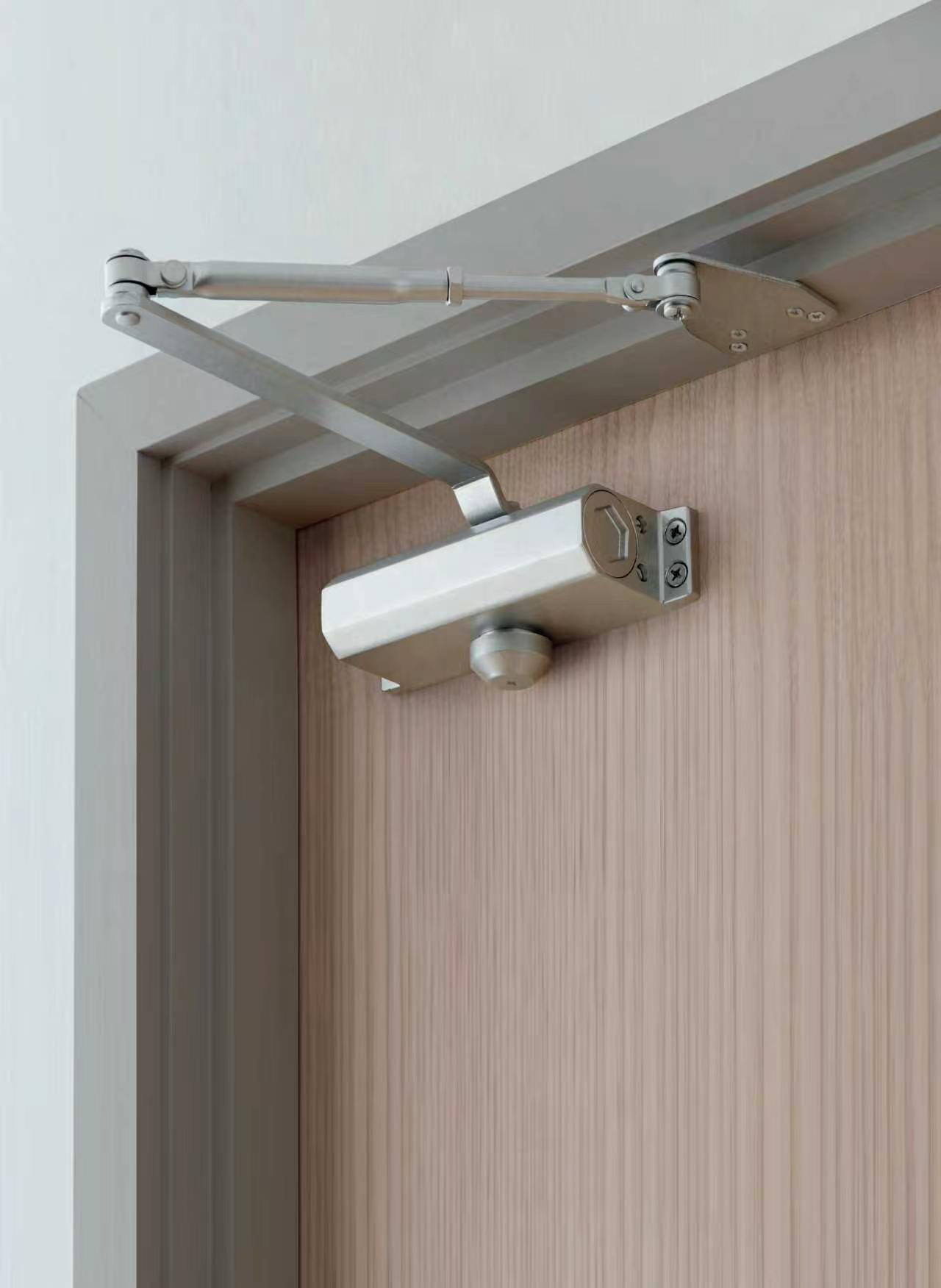 闭门器 闭门器